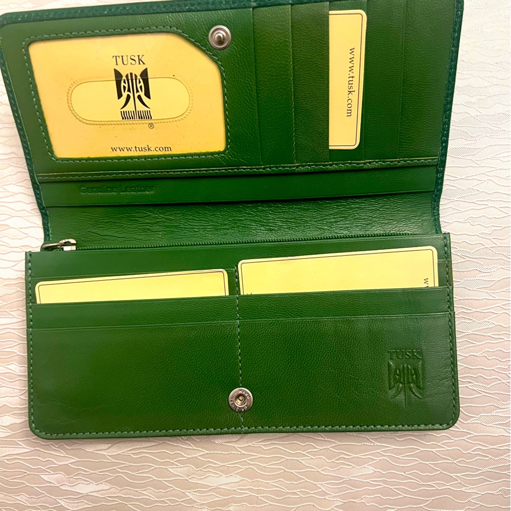 Green tusk wallet brand new never used